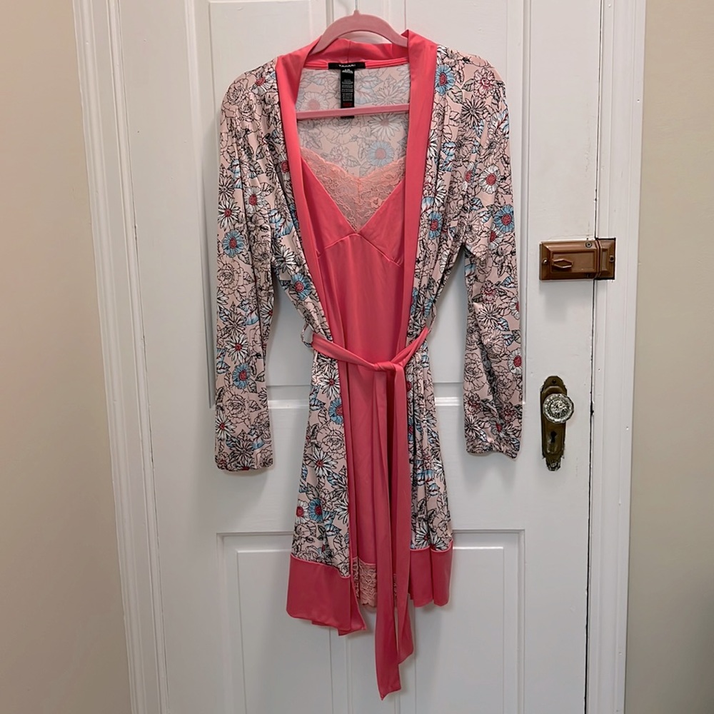 Tahari nightie with robe w/ belt set pink floral size large